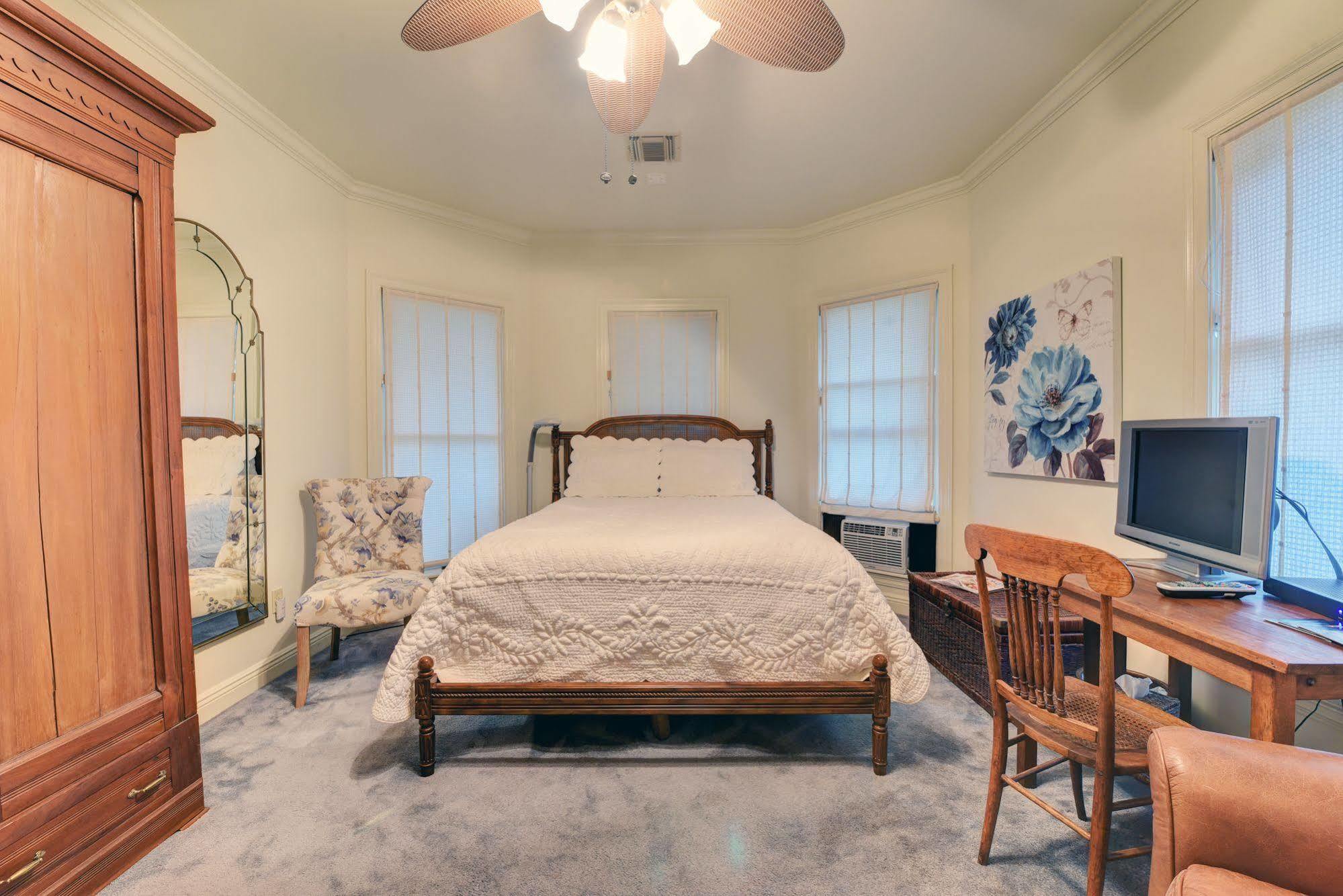 A Chateau On The Bayou Bed & Breakfast Raceland Buitenkant foto